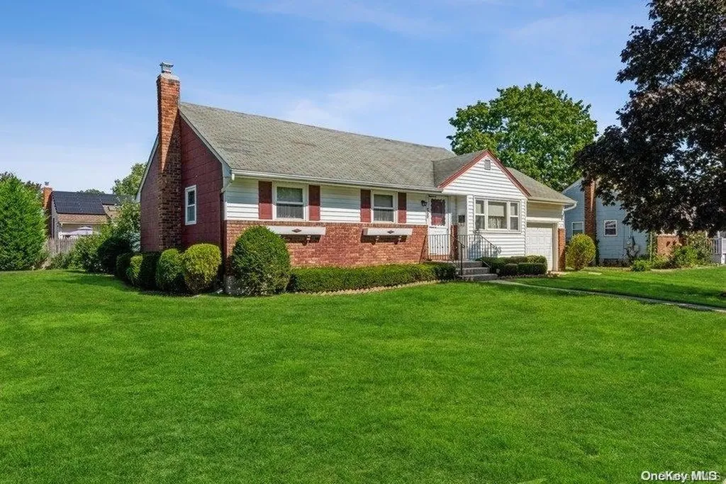 2025 Jackson Avenue West Islip NY 11795