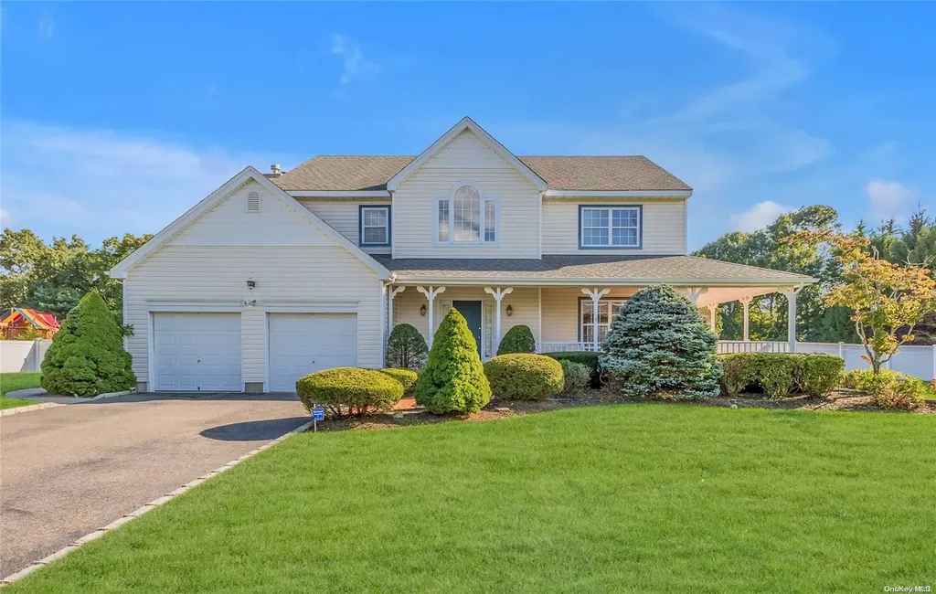 14 Timber Ridge Drive Huntington NY 11743