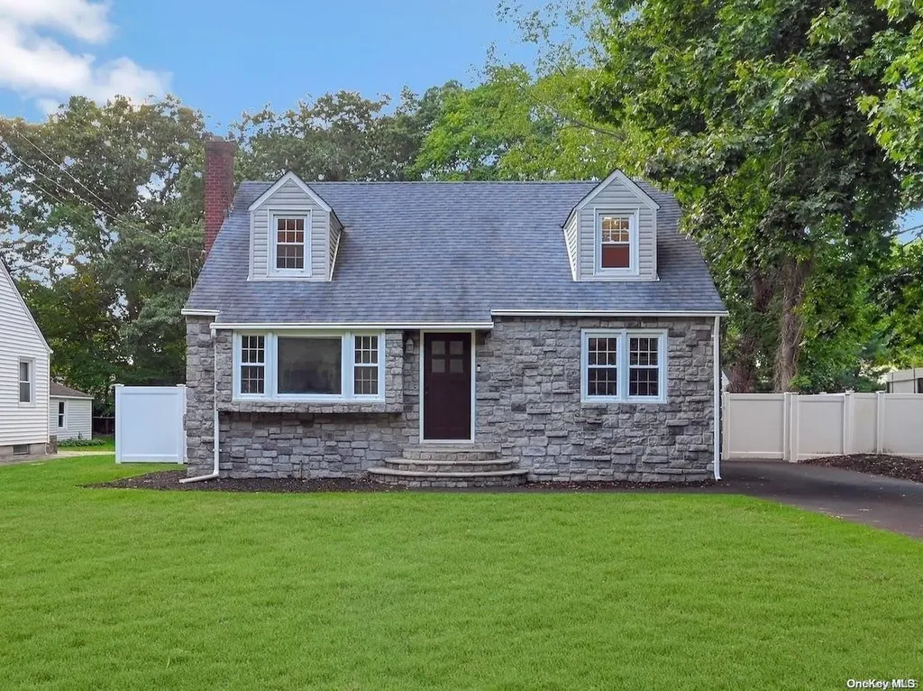 50 Summit Drive Smithtown NY 11787
