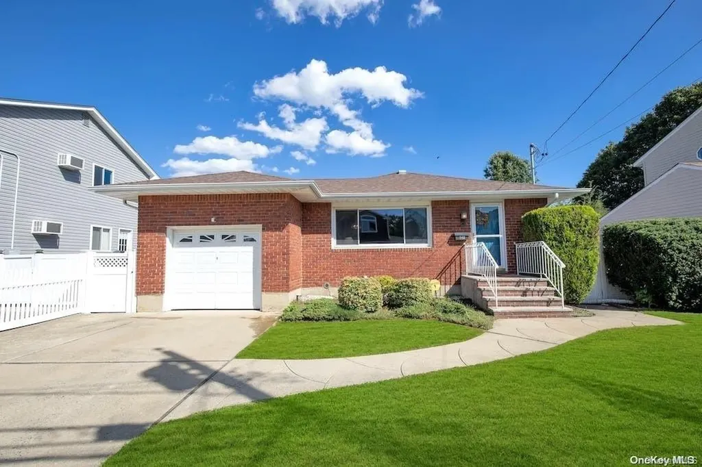 142 S 6th Street Bethpage NY 11714