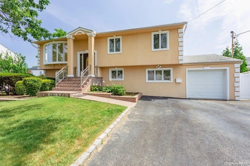 3045 Whaleneck Drive Merrick NY 11566