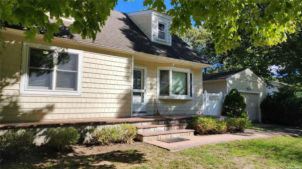 61 Gores Drive Mastic NY 11950