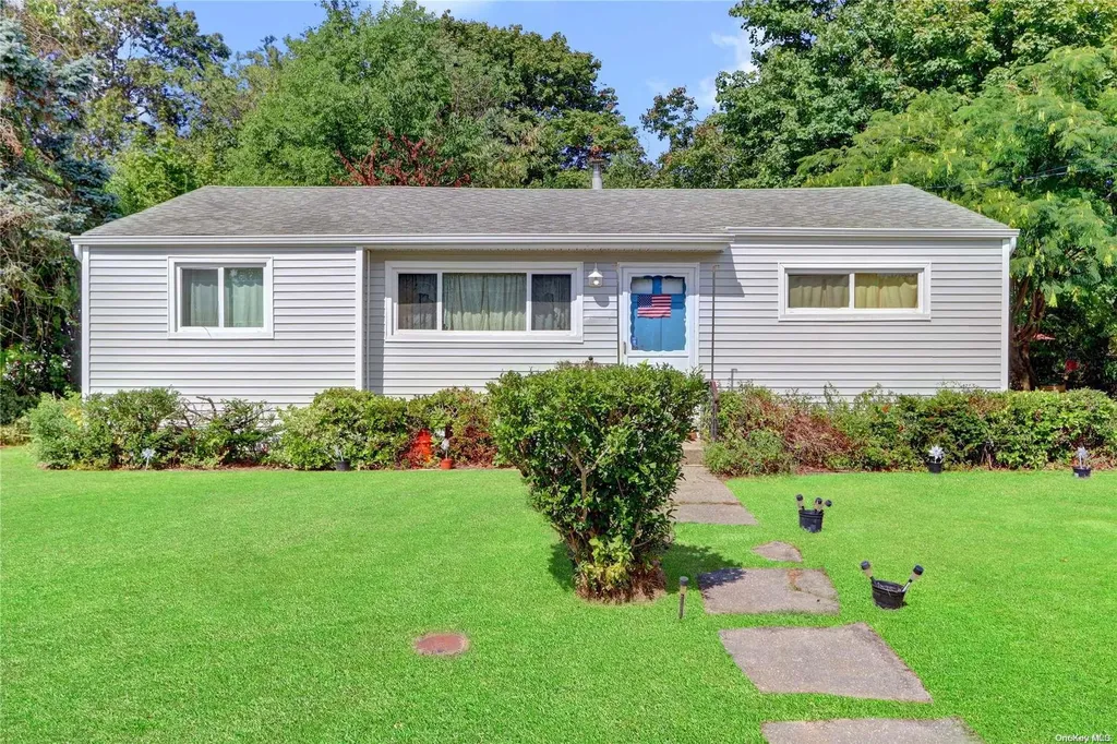 39 19th Avenue Bay Shore NY 11706