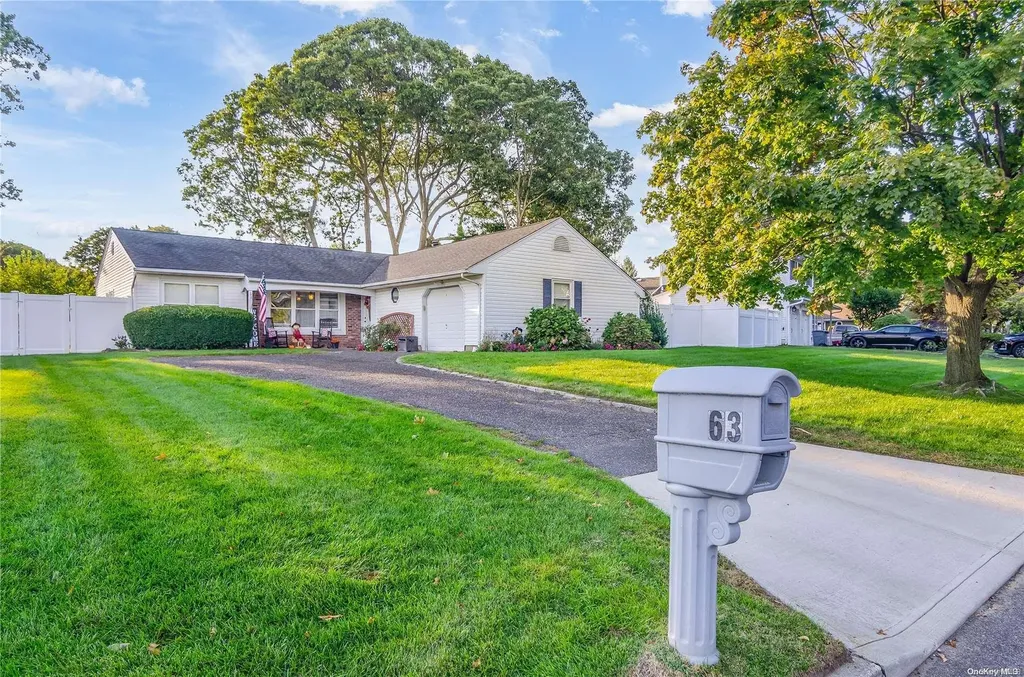 63 Henry Avenue Selden NY 11784