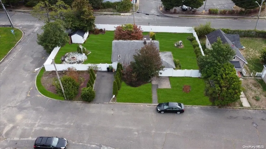 1308 N Park Avenue Bay Shore NY 11706