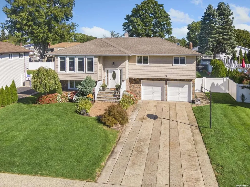 15 Farmstead Road Commack NY 11725