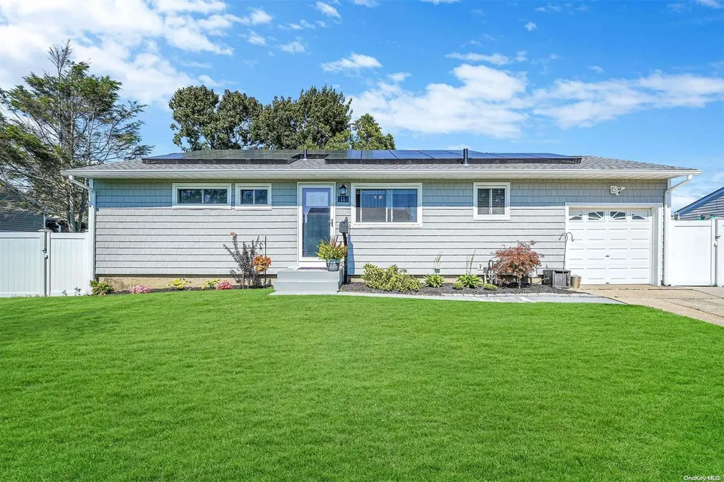 11 Beverly Street Islip NY 11751