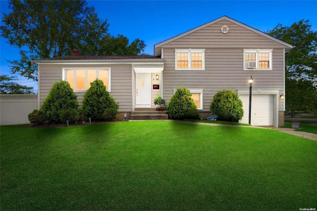 9 Eleanor Road Plainview NY 11803