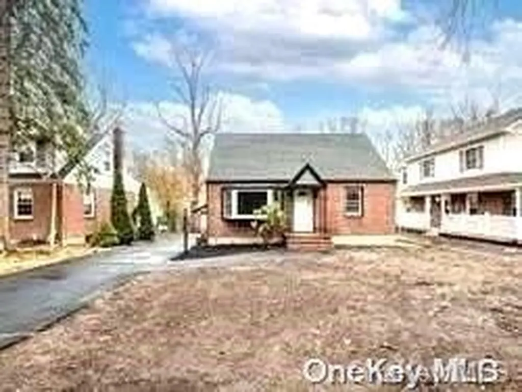 245 Vernon Valley Road Northport NY 11768