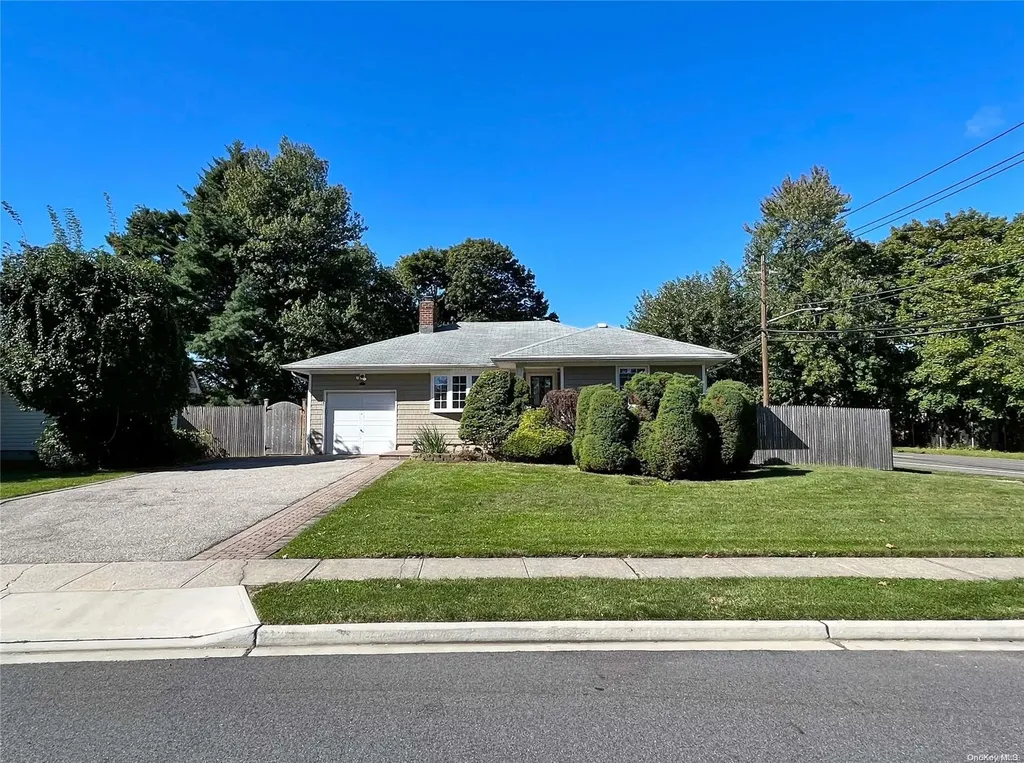 57 Gary Road Syosset NY 11791