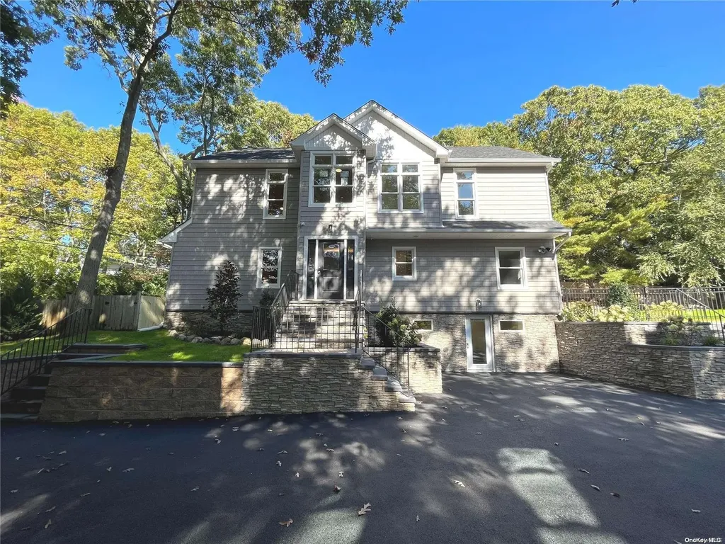 79 Oakside Road Smithtown NY 11787