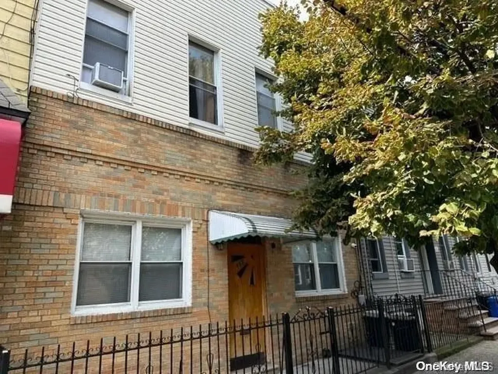 488 Grandview Avenue Ridgewood NY 11385