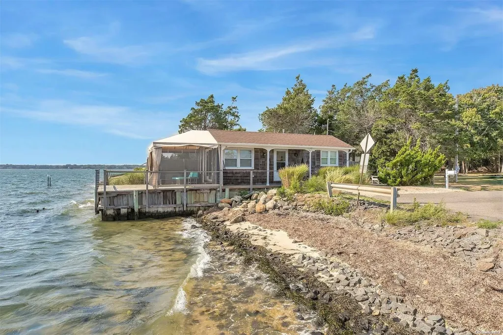 30 E Rampasture Road Hampton Bays NY 11946