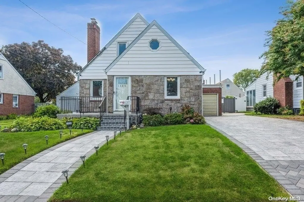 1034 Field Place Baldwin NY 11510