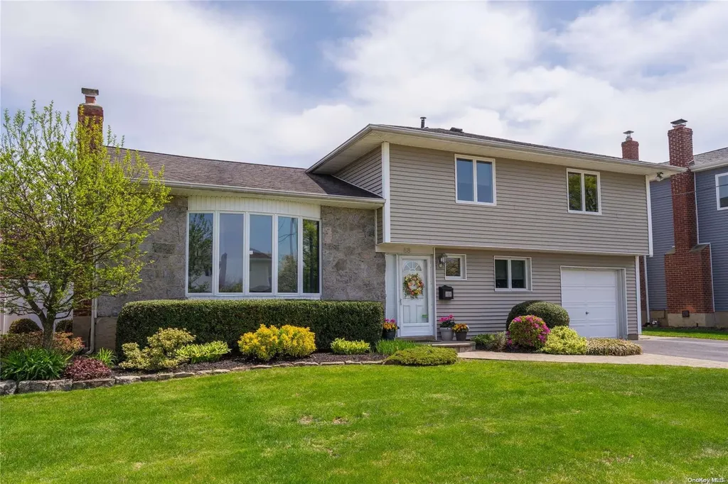 88 Debora Drive Plainview NY 11803