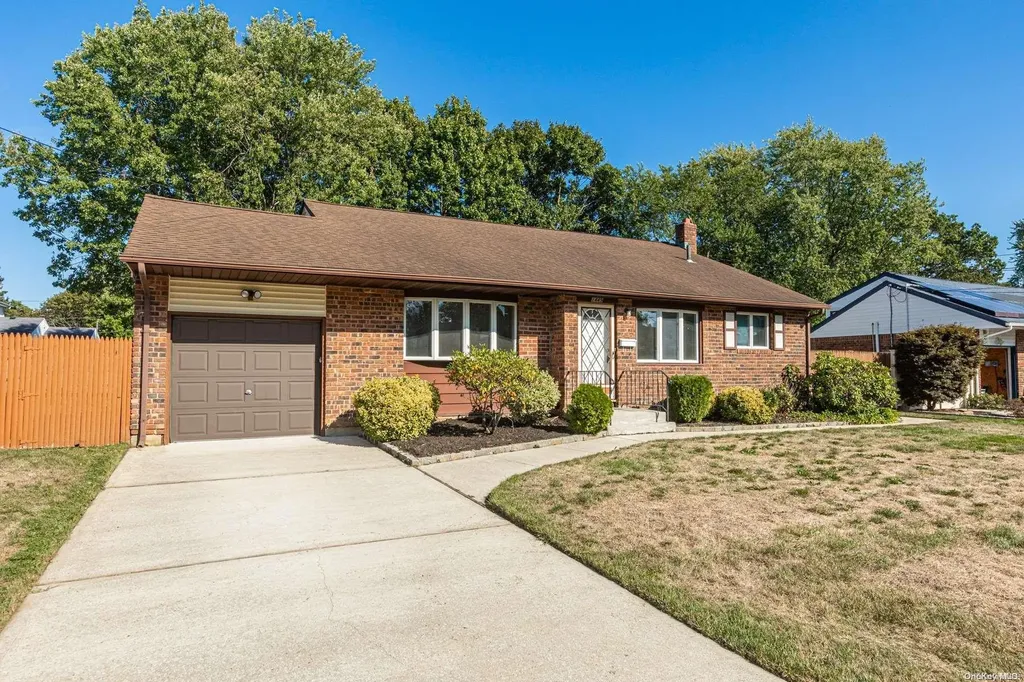 1449 Baldwin Boulevard Bay Shore NY 11706