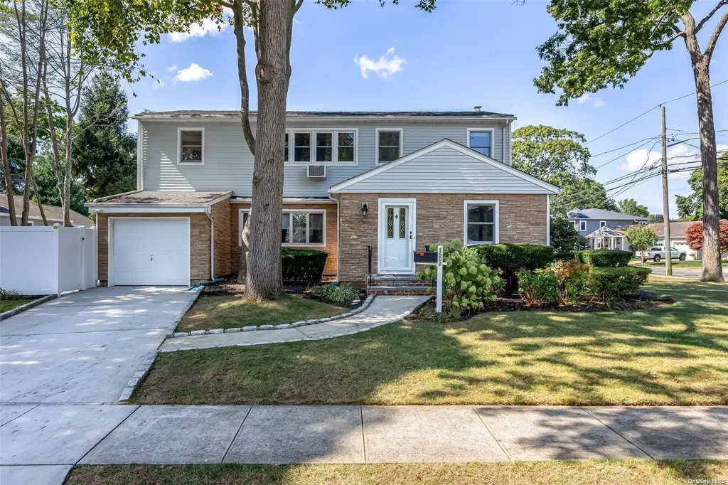 1502 Argyle Road Wantagh NY 11793