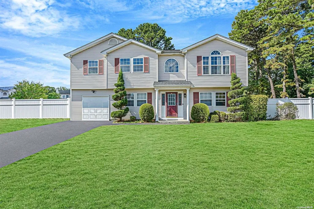 40 Princess Avenue Bay Shore NY 11706
