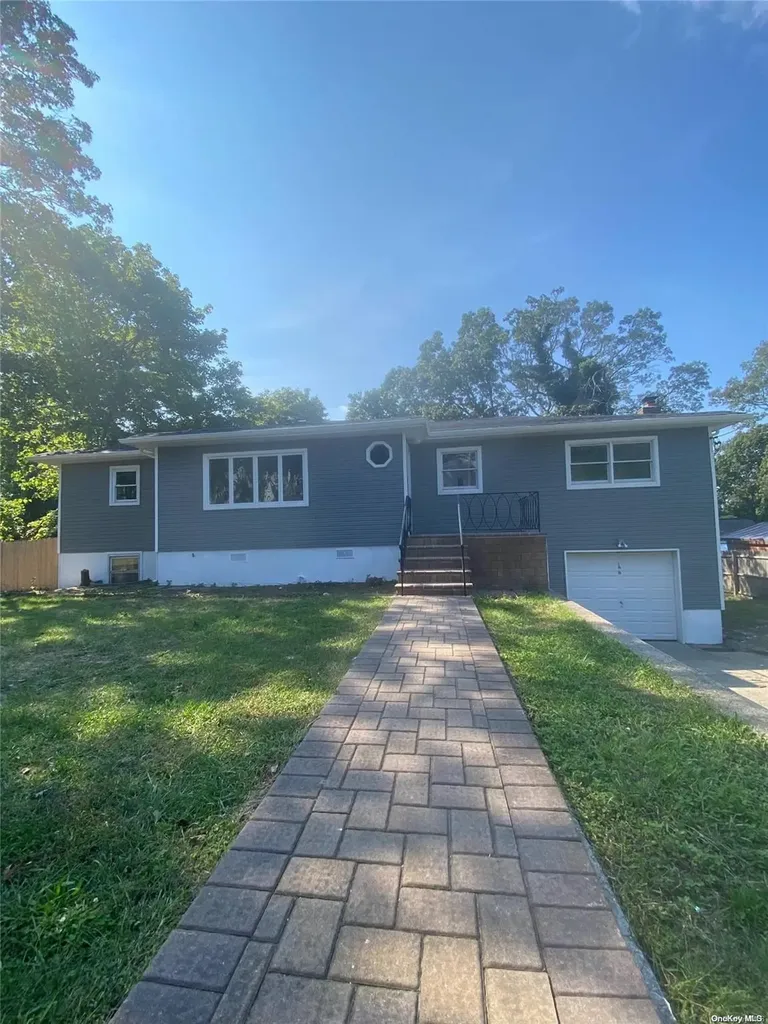 28 Dandelion Road Rocky Point NY 11778