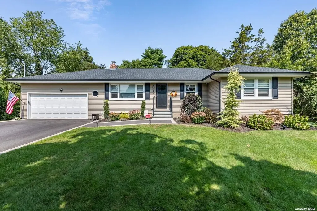 5 Gilbert Avenue Smithtown NY 11787