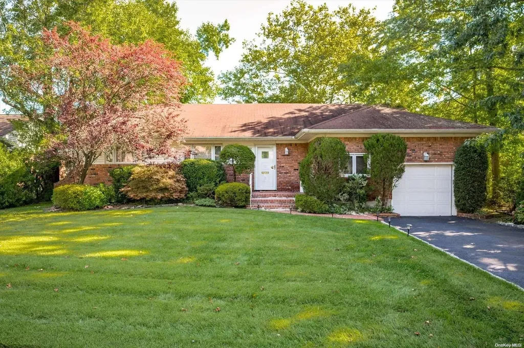 7 Green Drive Roslyn NY 11576