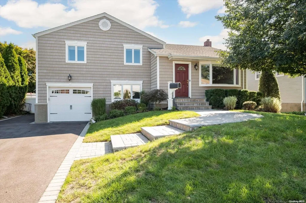 35 Forest Drive Plainview NY 11803