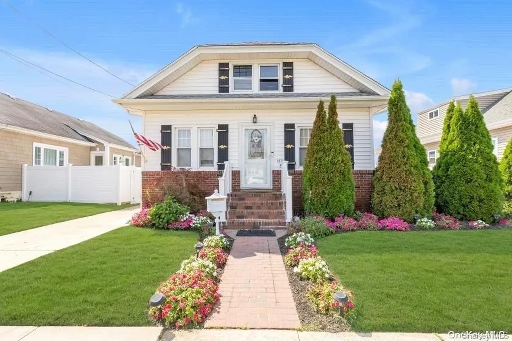 120 Kenny Avenue Merrick NY 11566