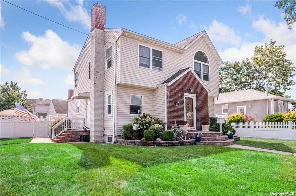64 Lansdowne Avenue Merrick NY 11566