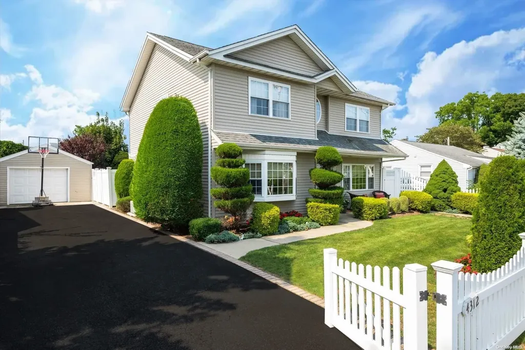 4312 Hicksville Road Bethpage NY 11714