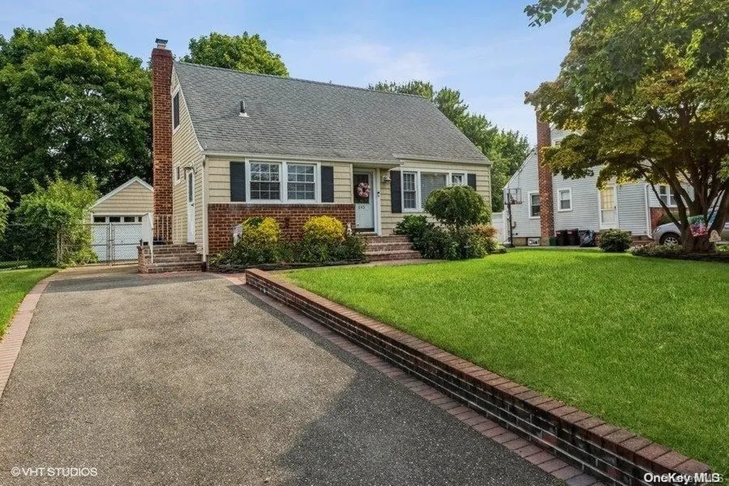 845 Jay Drive Wantagh NY 11793