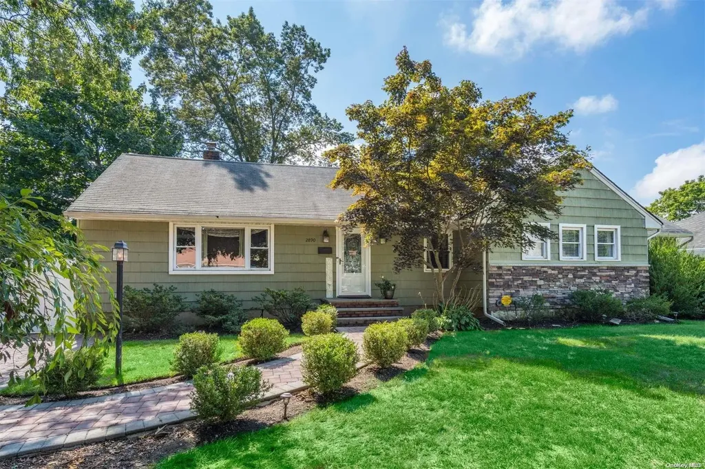 2890 Morgan Drive Wantagh NY 11793