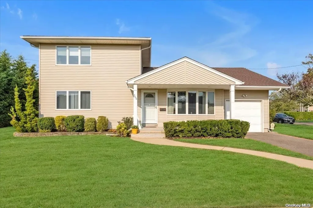 266 Greenway Road Lido Beach NY 11561