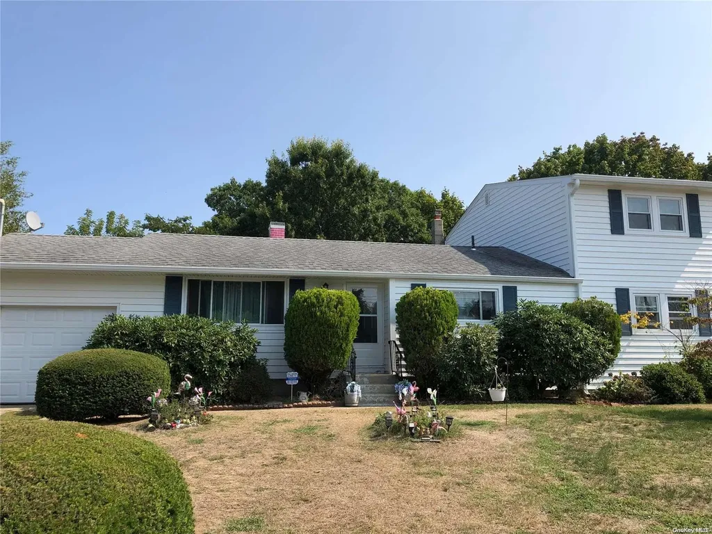 15 Violet Street Central Islip NY 11722
