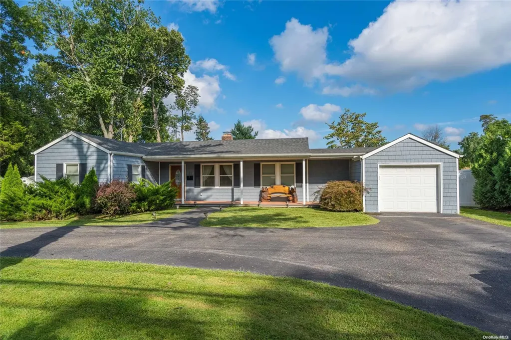 31 Harned Road Commack NY 11725