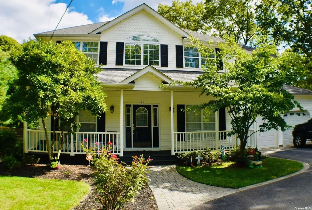 131 Pond Path Lake Grove NY 11755