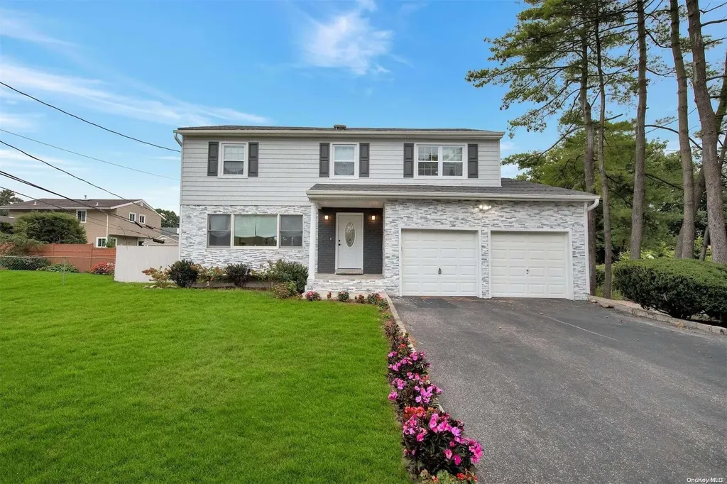 35 Pal Street Plainview NY 11803
