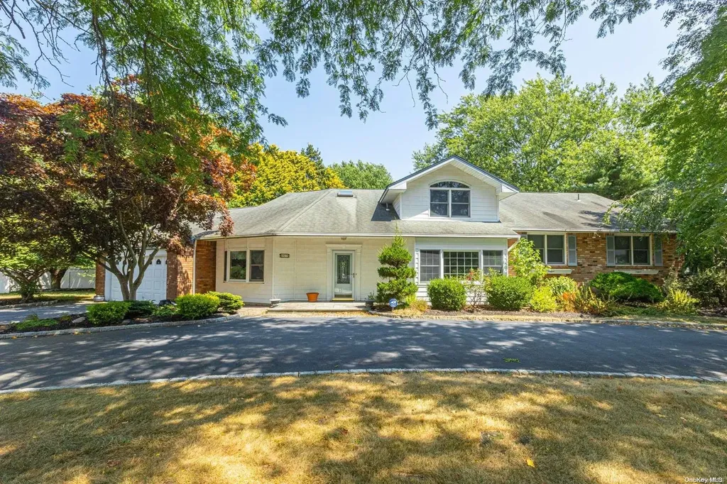 907 Thompson Drive Bay Shore NY 11706