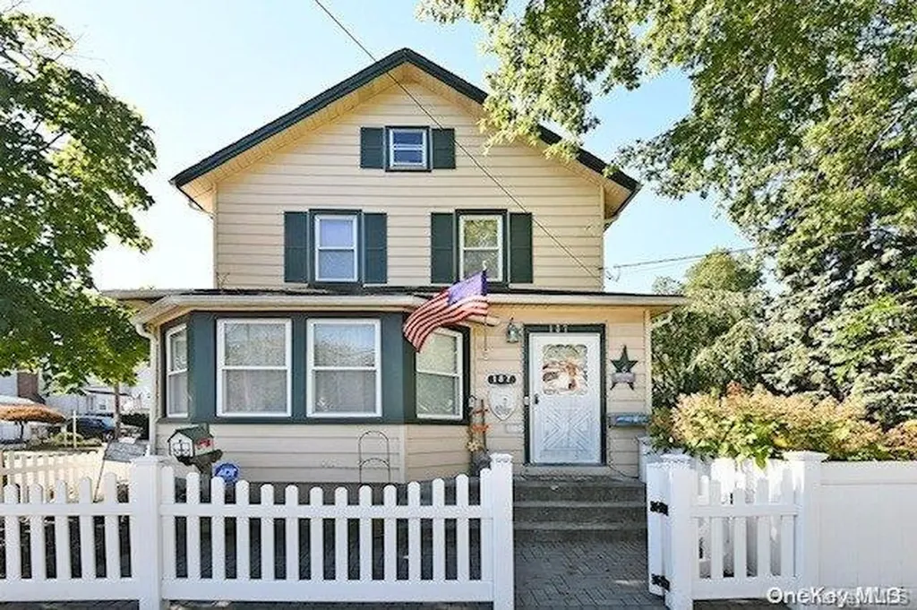187 Camp Avenue Merrick NY 11566