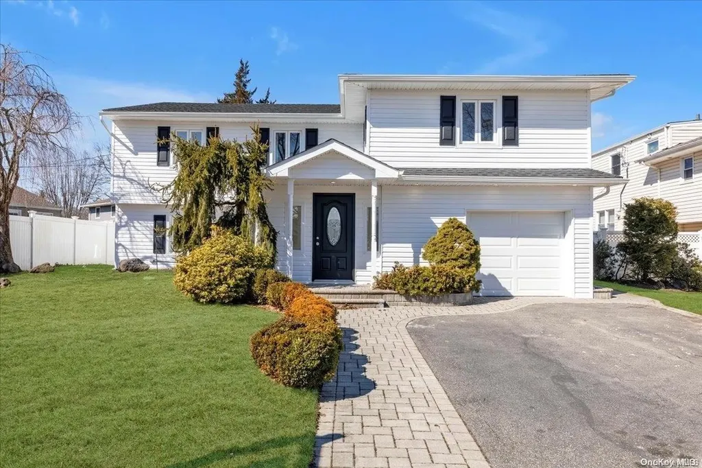 3127 Beltagh Avenue Wantagh NY 11793