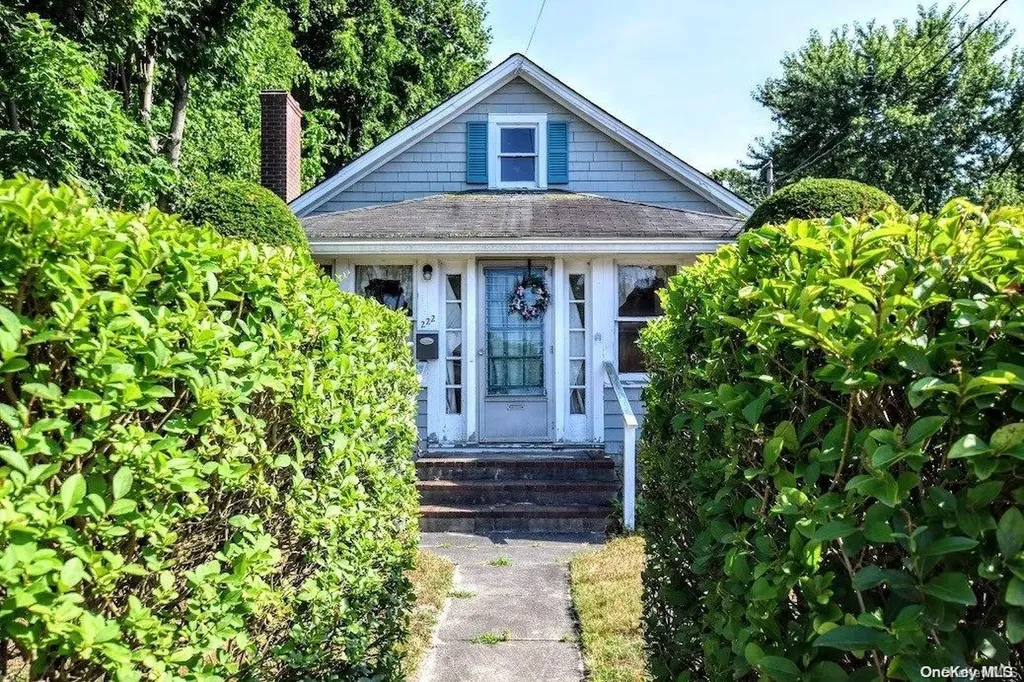 222 Oak Street Patchogue NY 11772