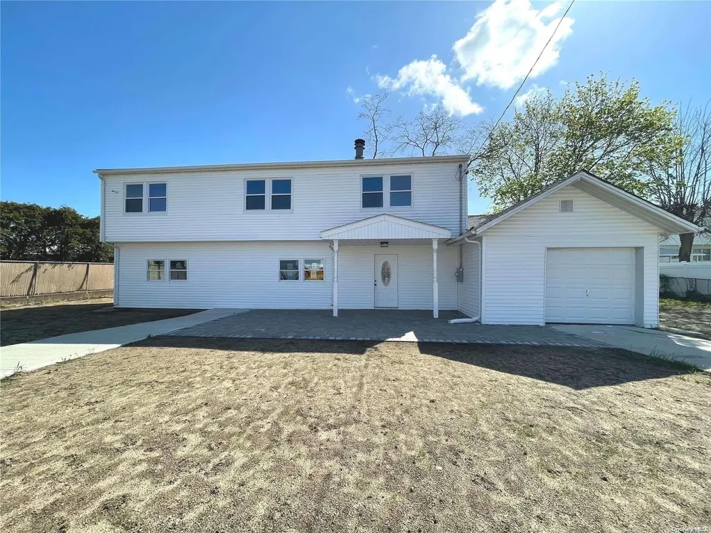 49 E 5th Street Deer Park NY 11729