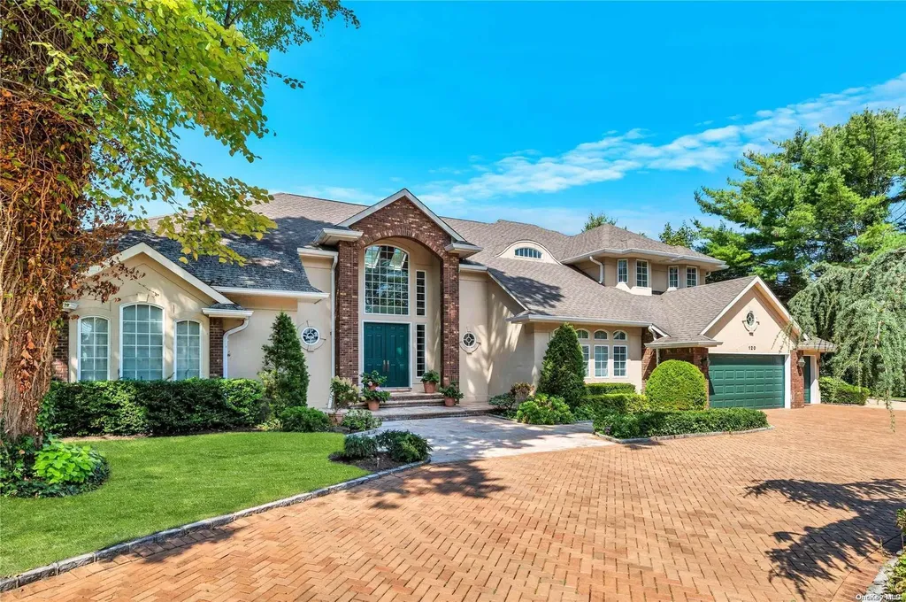 120 Ocean Avenue Lawrence NY 11559