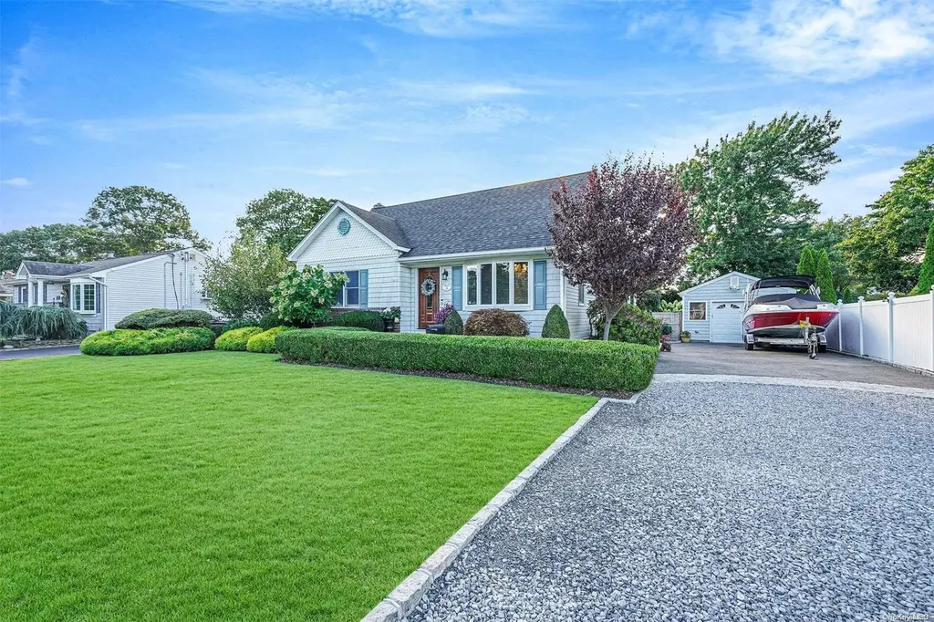 30 Cotter Street West Islip NY 11795