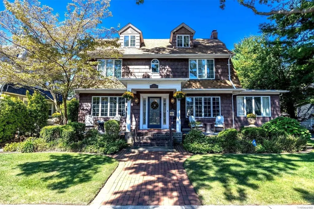 21 Crocus Avenue Floral Park NY 11001