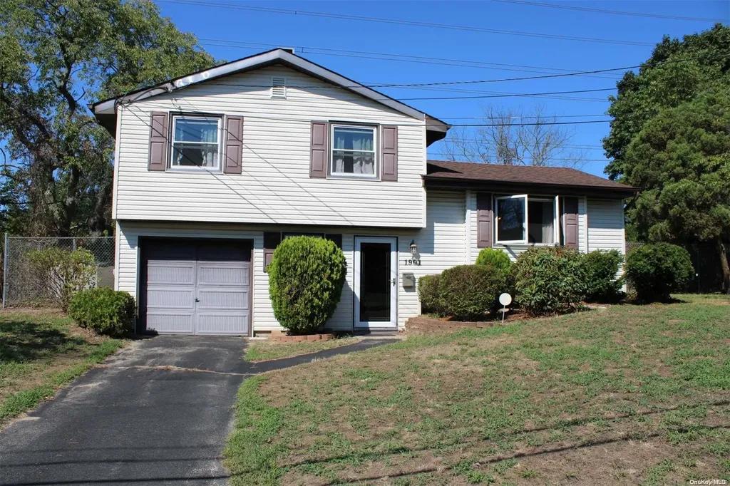 1901 Phillips Drive Medford NY 11763