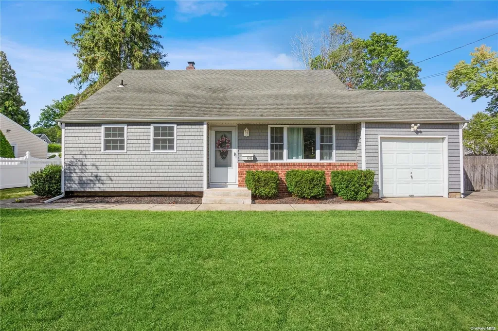66 Birchbrook Drive Smithtown NY 11787