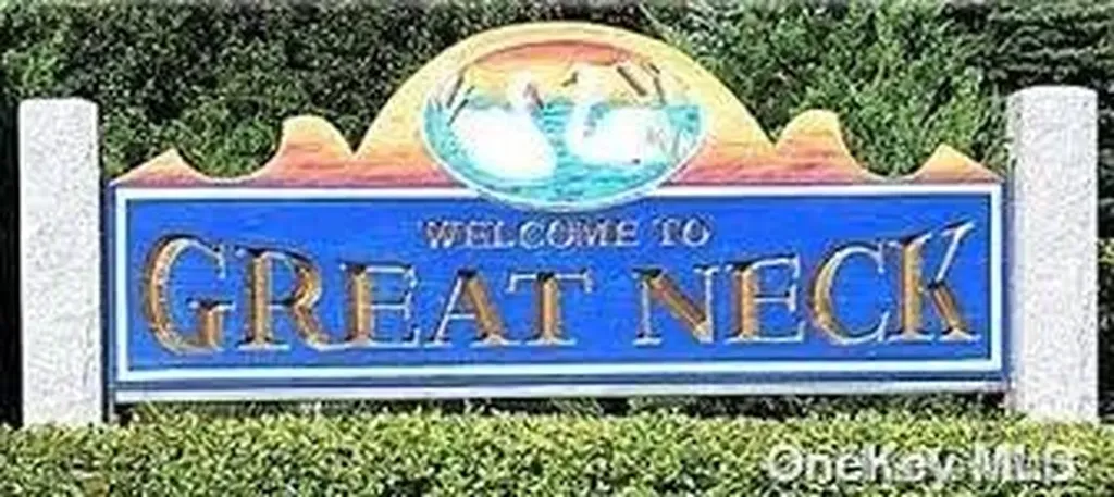 51 Wimbleton Lane Great Neck NY 11023