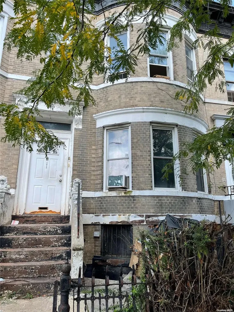 1423 Park Place Brooklyn NY 11213
