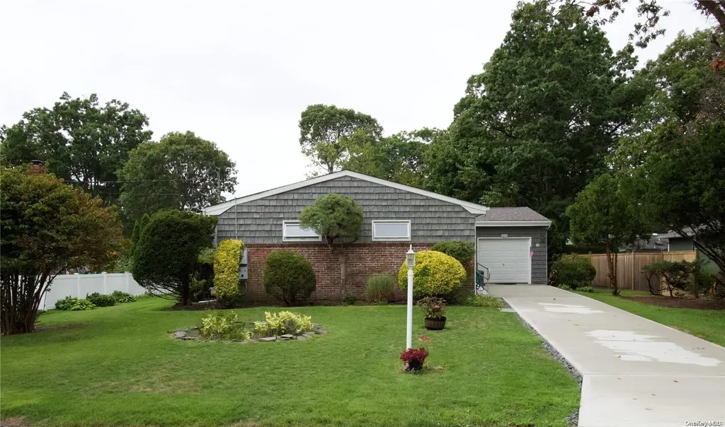 102 Gillette Avenue Patchogue NY 11772