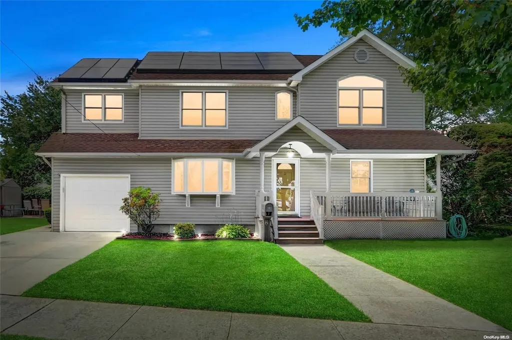 2 Cornwall Lane Hicksville NY 11801
